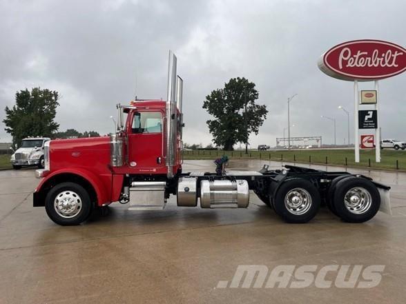 Peterbilt 389 Тягачі