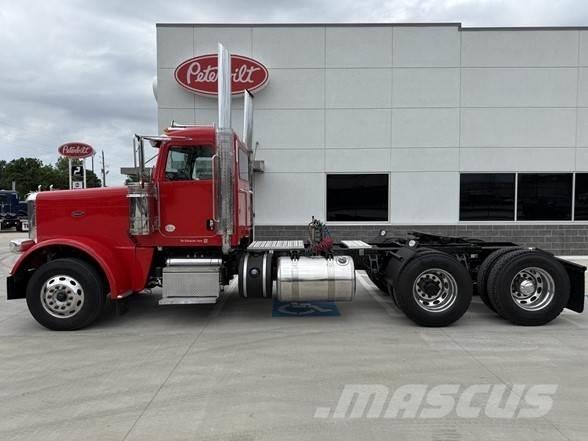 Peterbilt 389 Тягачі