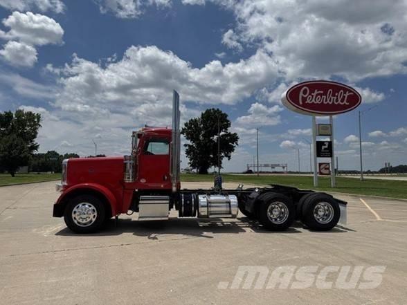 Peterbilt 389 Тягачі