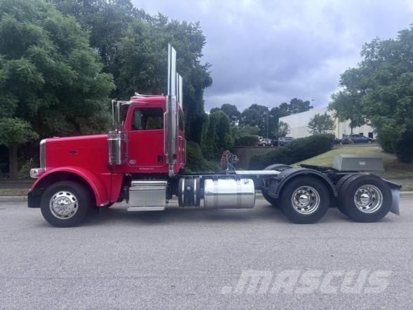 Peterbilt 389 Тягачі