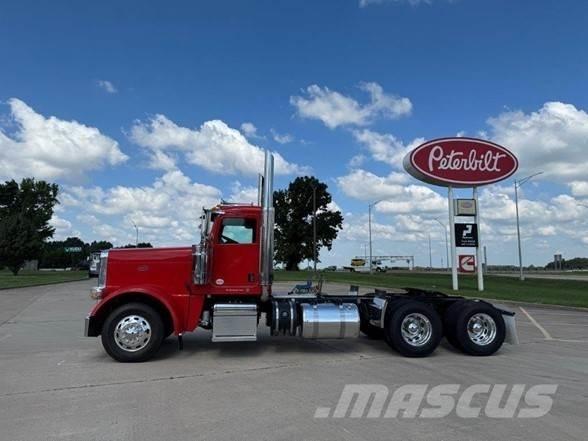 Peterbilt 389 Тягачі