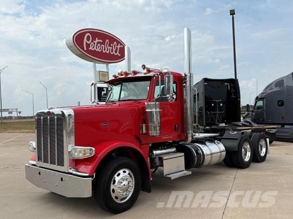Peterbilt 389 Тягачі