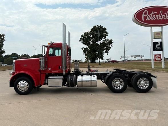 Peterbilt 389 Тягачі
