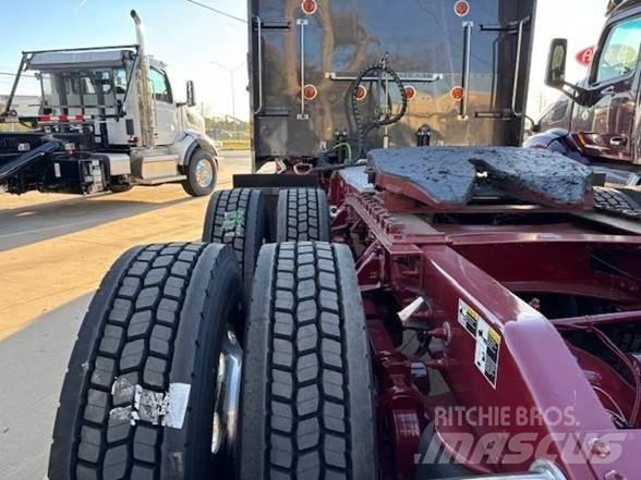 Peterbilt 389 Тягачі