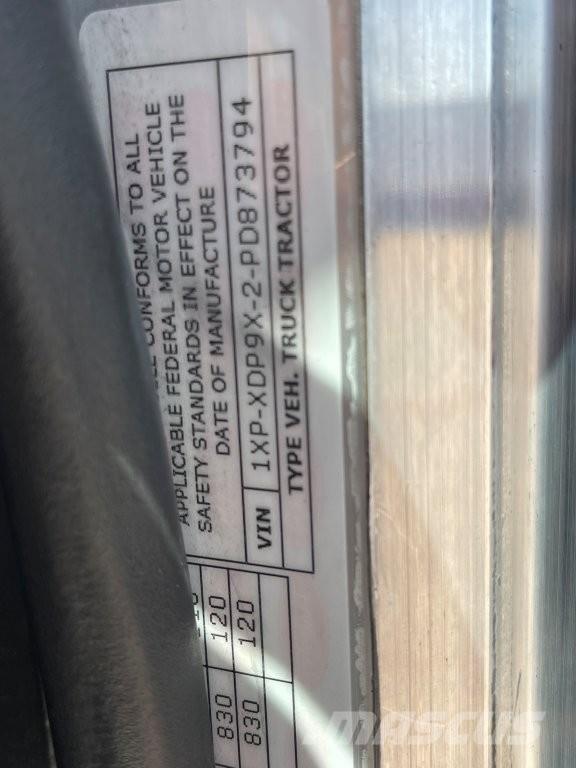 Peterbilt 389 Тягачі