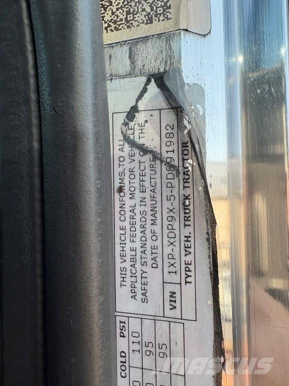 Peterbilt 389 Тягачі