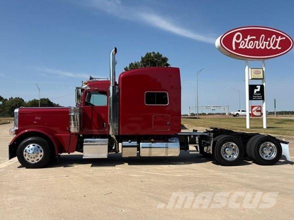 Peterbilt 389 Тягачі