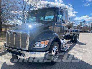 Peterbilt 536 Шасі з кабіною