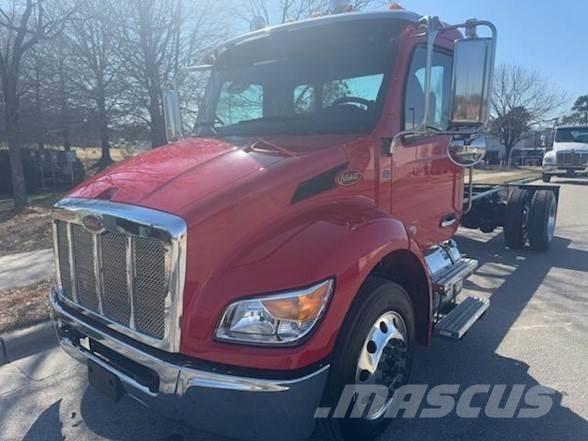 Peterbilt 536 Шасі з кабіною