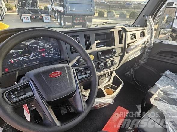 Peterbilt 536 Шасі з кабіною