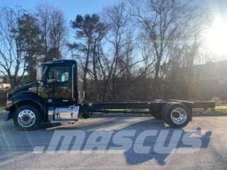 Peterbilt 536 Шасі з кабіною