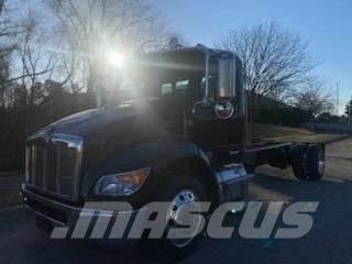 Peterbilt 536 Шасі з кабіною