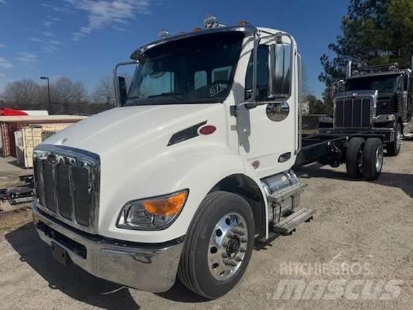 Peterbilt 536 Шасі з кабіною