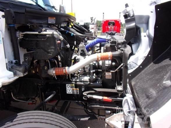 Peterbilt 536 Фургони