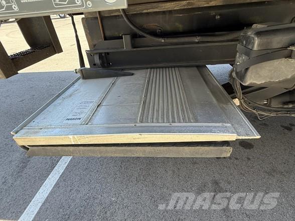 Peterbilt 537 Фургони