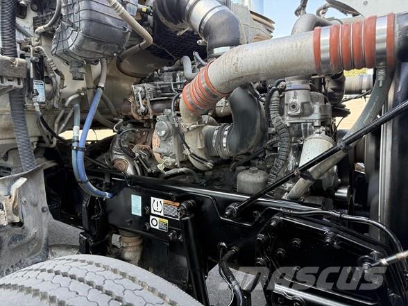 Peterbilt 567 Тягачі