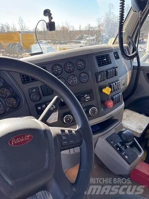 Peterbilt 567 Самоскиди