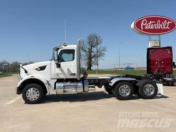 Peterbilt 567 Тягачі