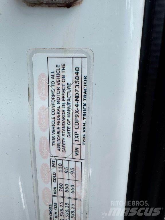 Peterbilt 567 Тягачі
