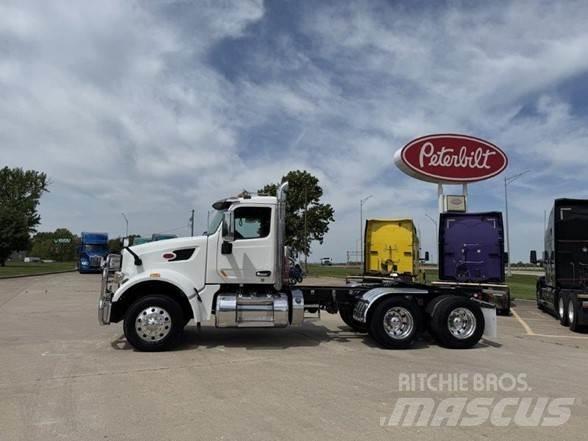 Peterbilt 567 Тягачі