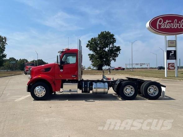 Peterbilt 567 Тягачі