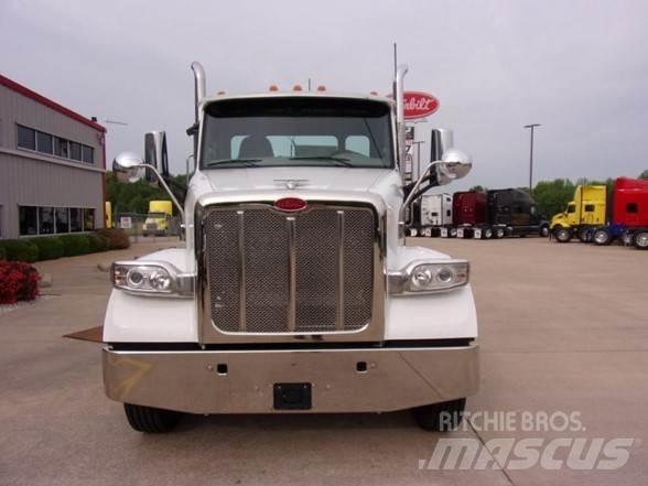 Peterbilt 567 Тягачі
