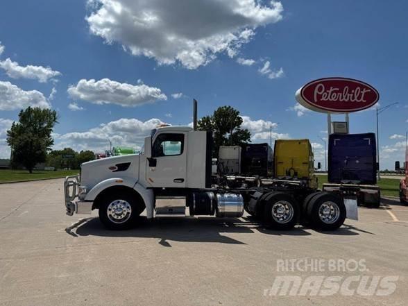 Peterbilt 567 Тягачі