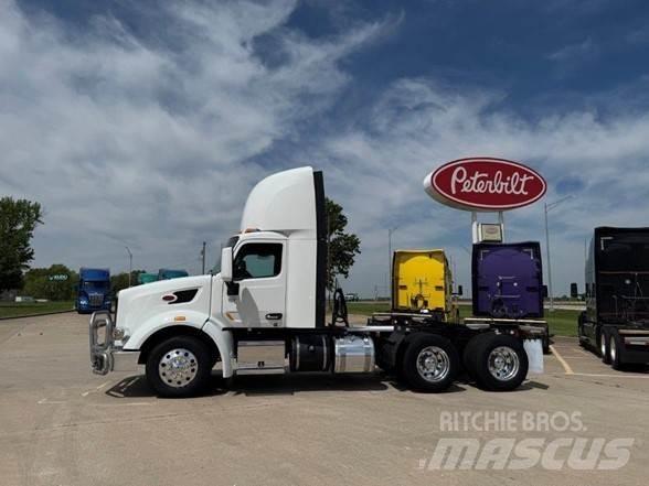 Peterbilt 567 Тягачі