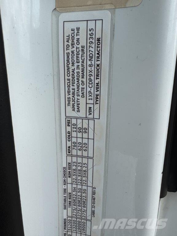 Peterbilt 567 Тягачі