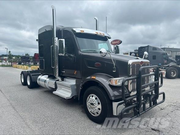 Peterbilt 567 Тягачі