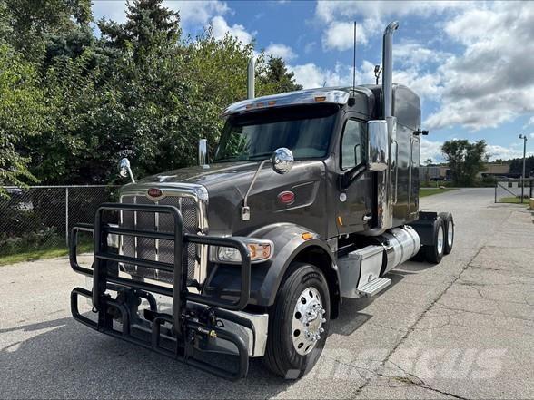 Peterbilt 567 Тягачі