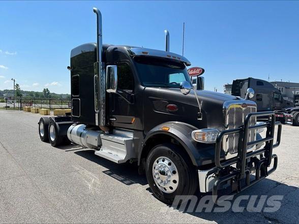 Peterbilt 567 Тягачі