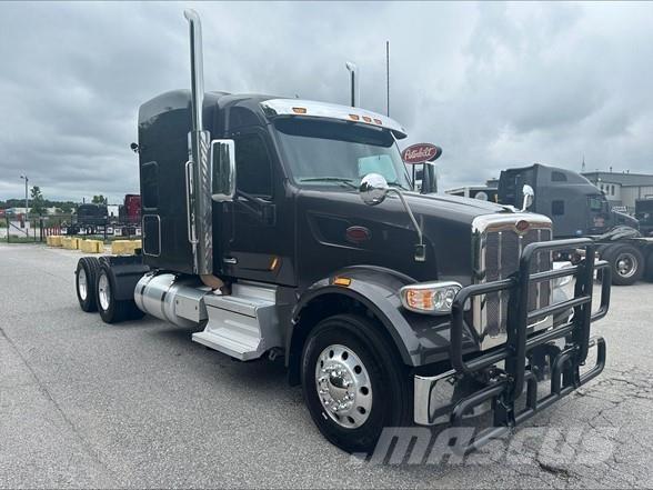 Peterbilt 567 Тягачі