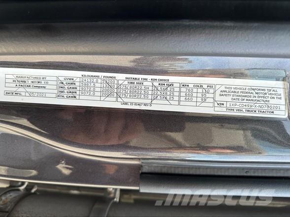 Peterbilt 567 Тягачі