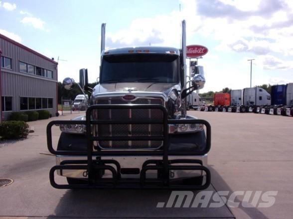Peterbilt 567 Тягачі
