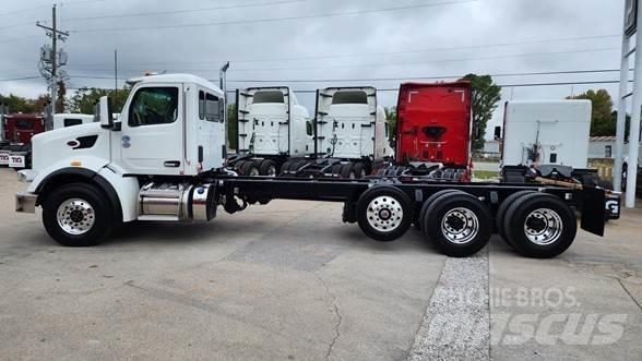 Peterbilt 567 Шасі з кабіною