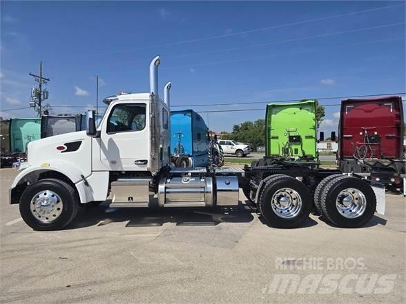 Peterbilt 567 Тягачі