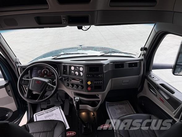 Peterbilt 567 Тягачі