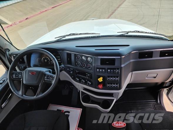 Peterbilt 567 Тягачі