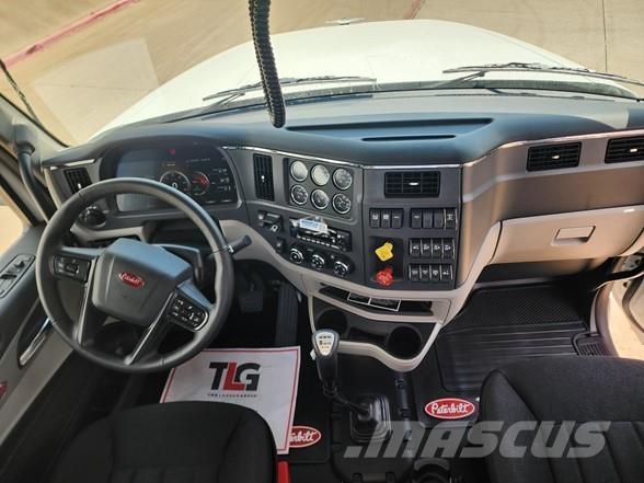 Peterbilt 567 Тягачі