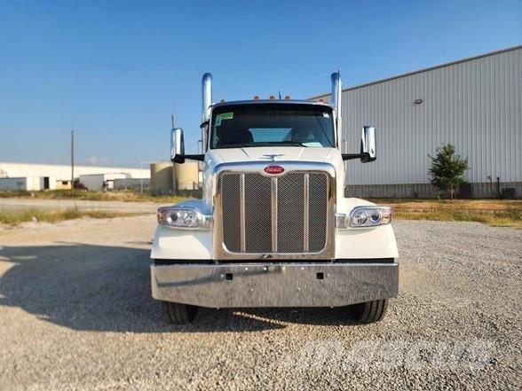 Peterbilt 567 Тягачі
