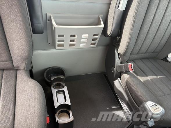 Peterbilt 567 Тягачі