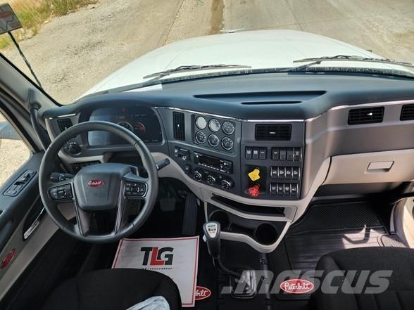 Peterbilt 567 Тягачі