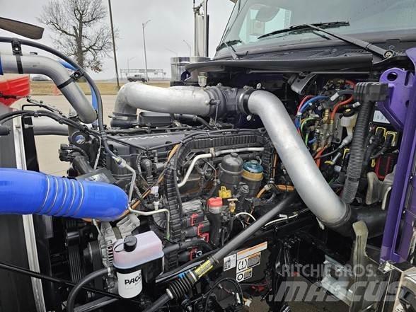 Peterbilt 589 Тягачі
