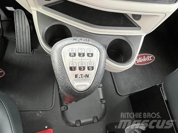 Peterbilt 589 Тягачі