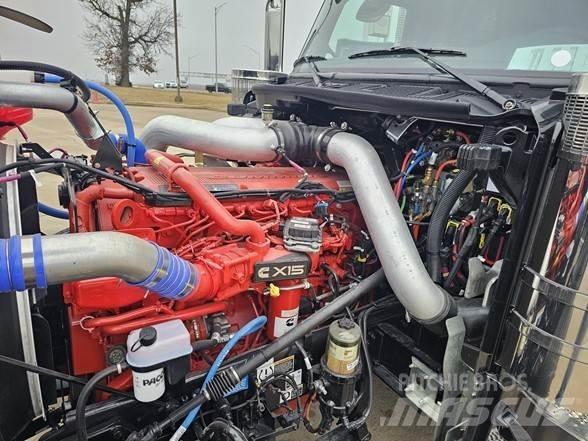Peterbilt 589 Тягачі