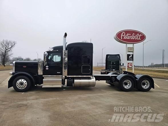 Peterbilt 589 Тягачі