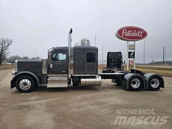 Peterbilt 589 Тягачі