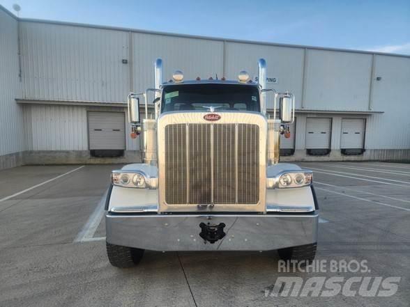 Peterbilt 589 Тягачі