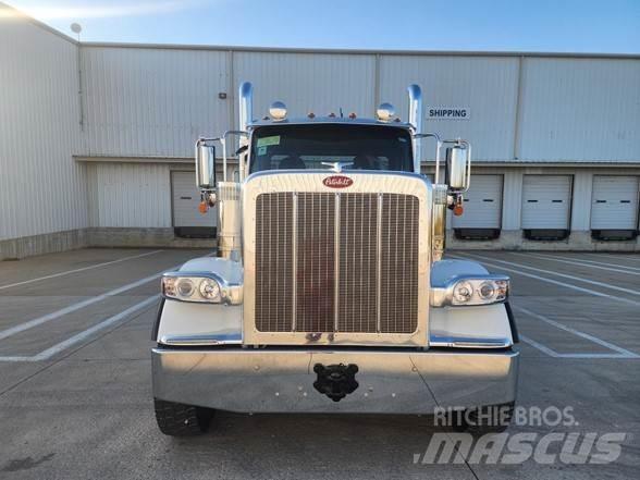 Peterbilt 589 Тягачі